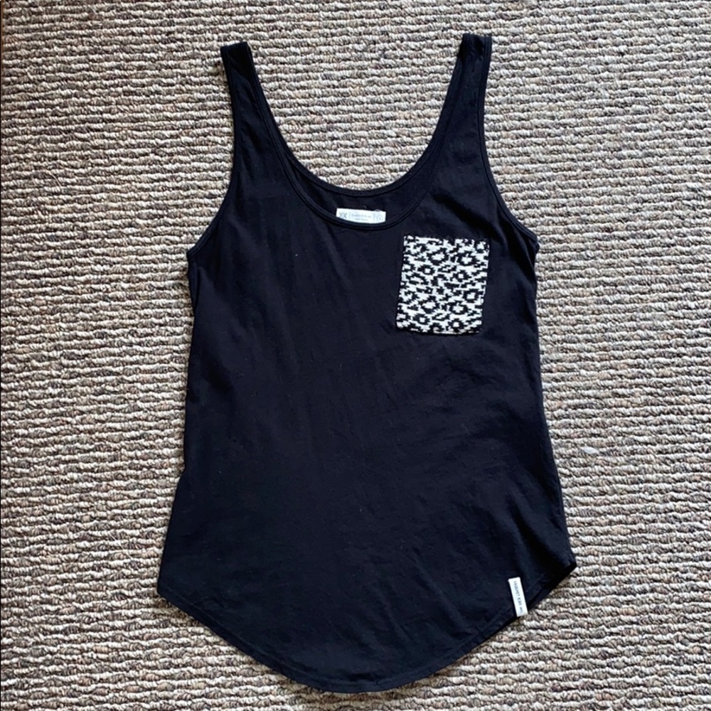 Black tank with crochet pocket handmade from Peru